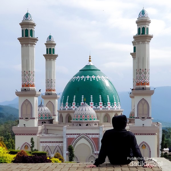 Mengenal Masjid Miftahurroyan: Tempat Ibadah yang Menyatu dengan Kehidupan Warga Cilacap